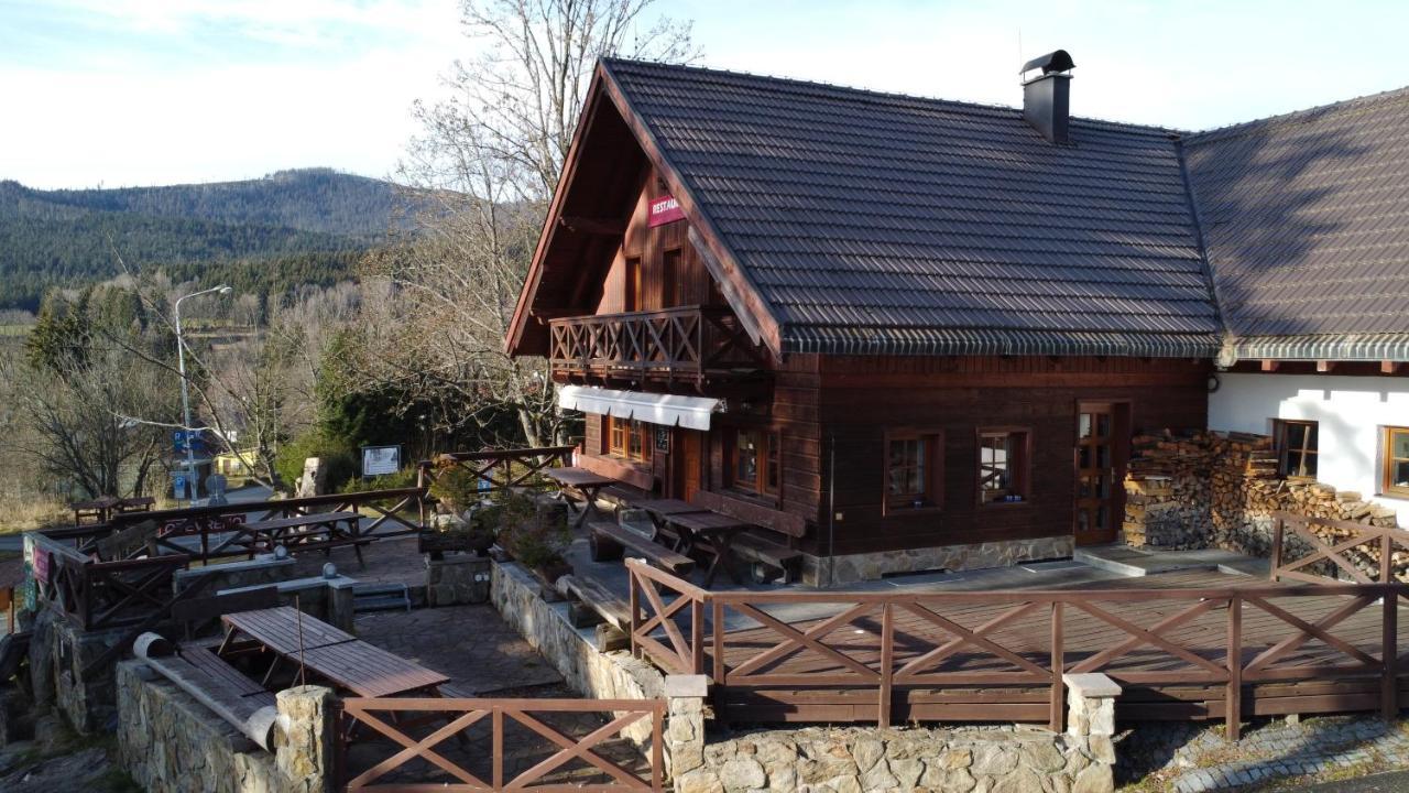 Penzion Avalanche Zelezna Ruda Bagian luar foto